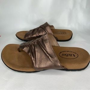 Taos Footwear Gift 2 Metallic Slides Size 10
